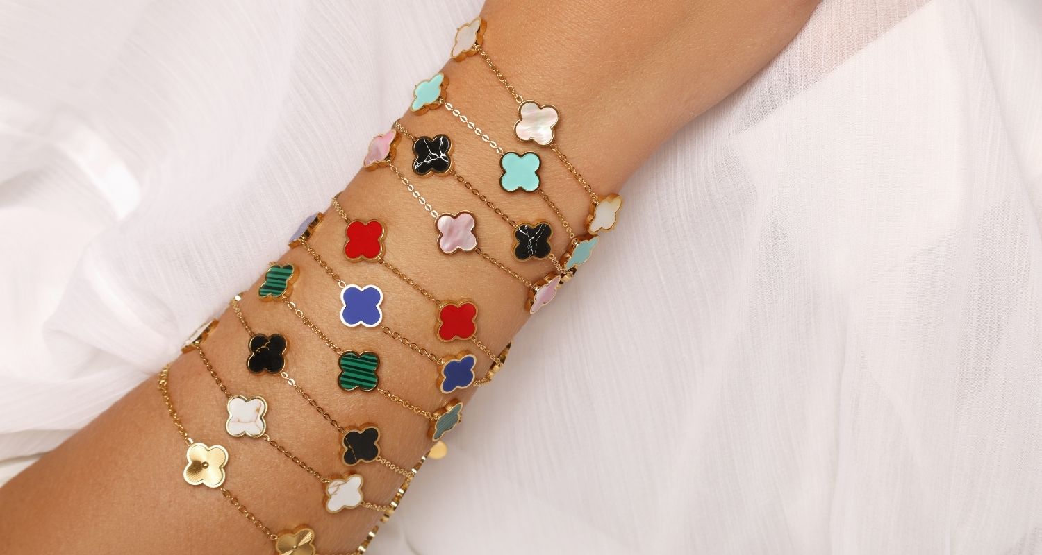 Schmuck verfärbt: Kleeblatt Armbänder wasserfest
