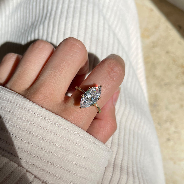 Vergoldeter Ring aus 925 Silber mit Zirkoniasteine