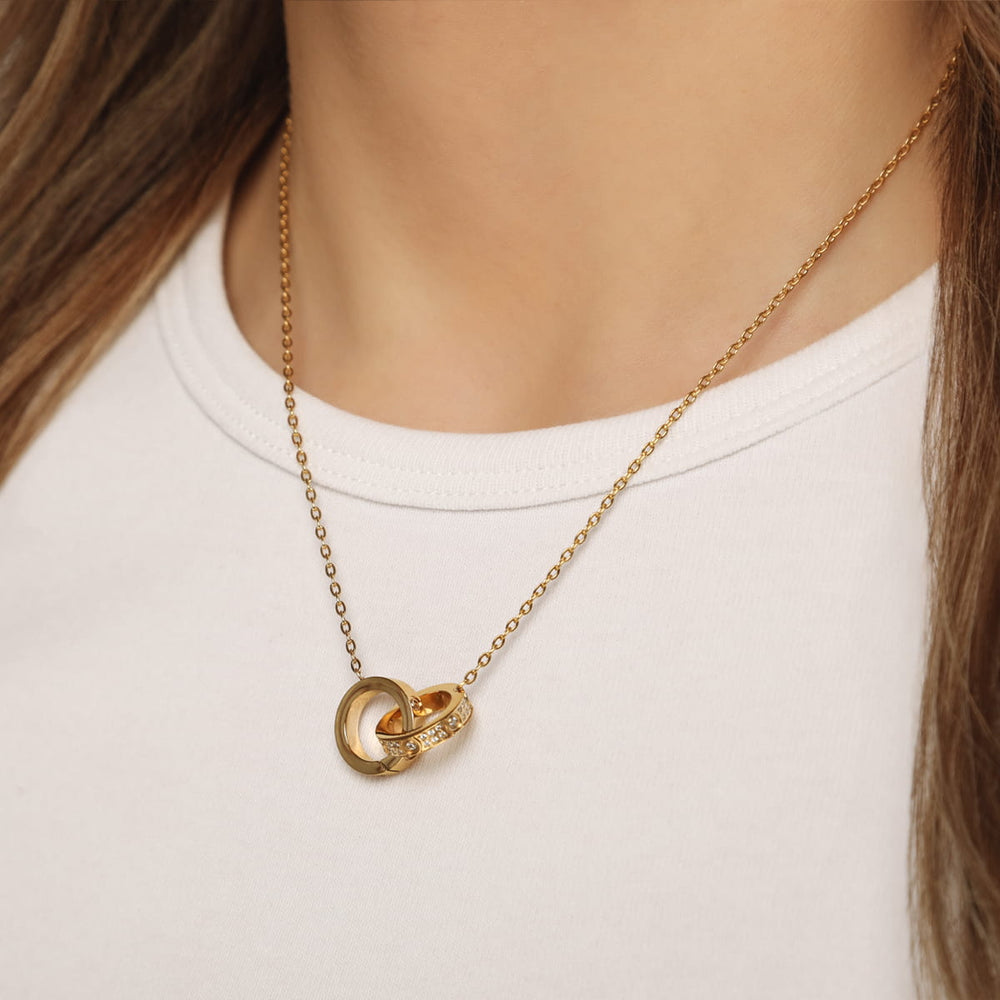 Kette mit 2 verbundenen Ringen Glitzer Steine Chirurgenstahl