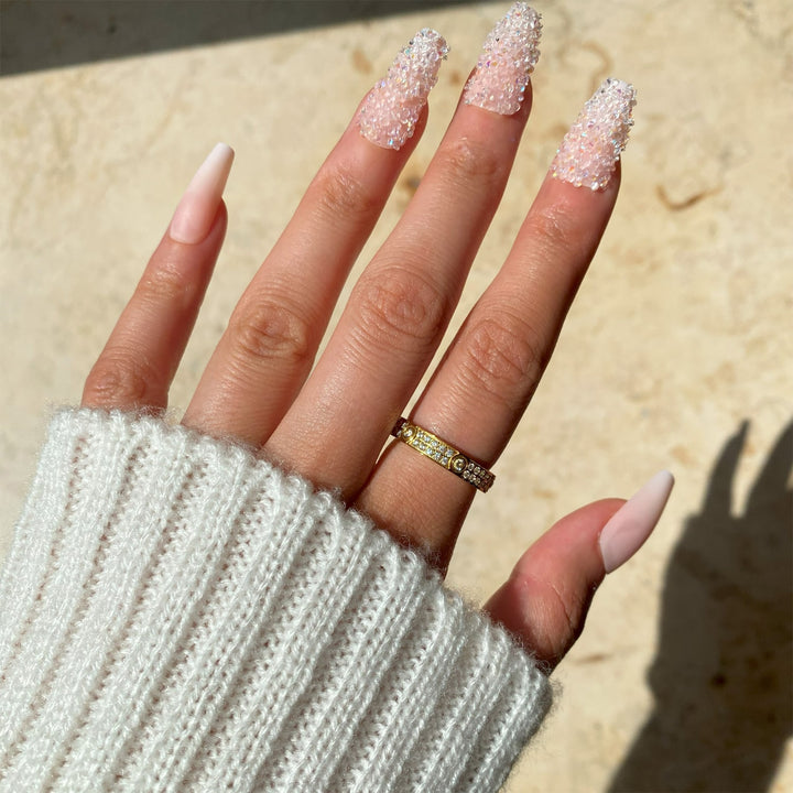 Wasserfester Ring mit Steinchen pavé 18K vergoldet