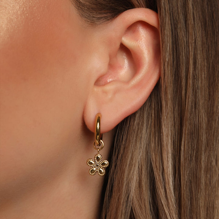 wasserfeste Ohrringe mit Blumen Edelstahl Schmuck vergoldet