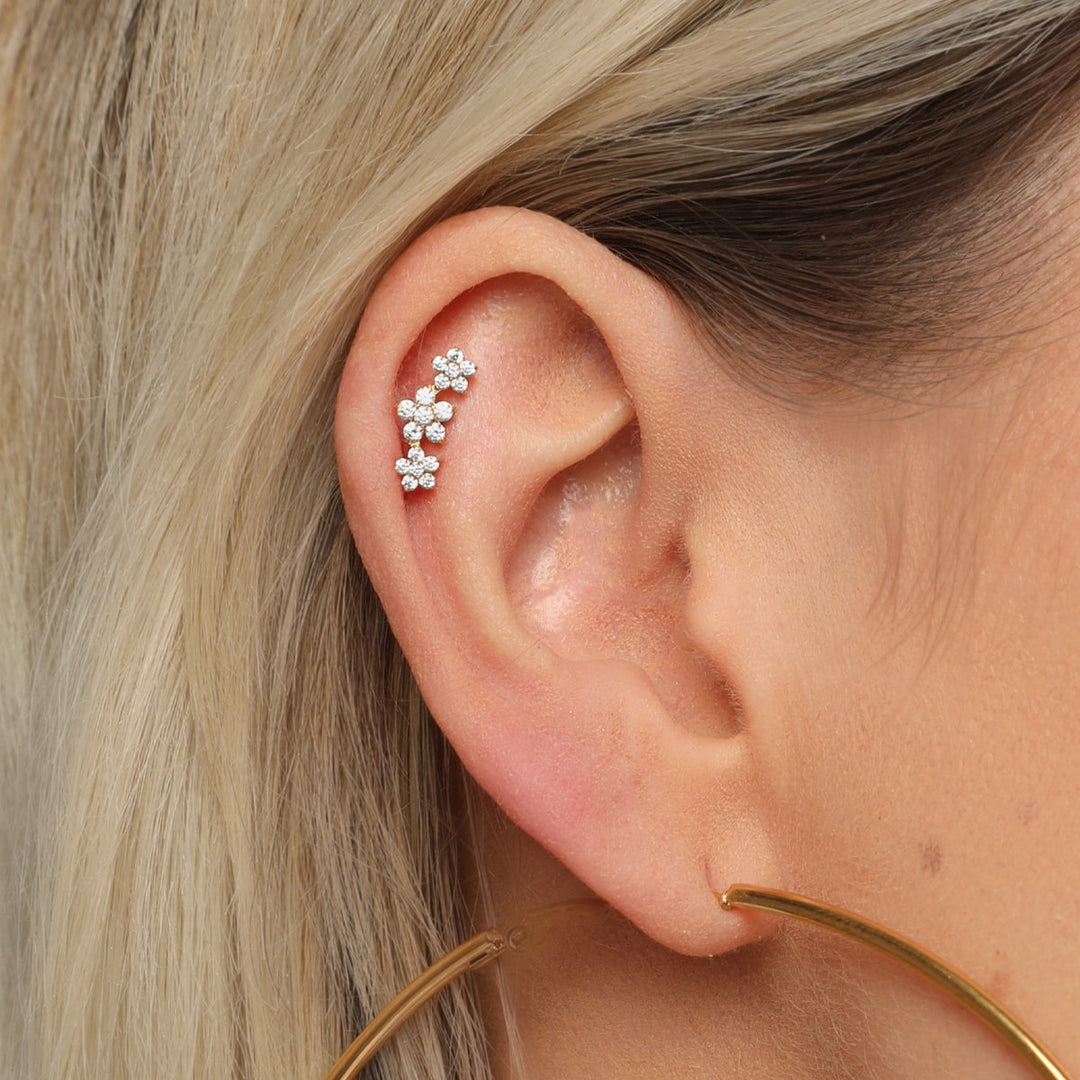 Titan Helix Blume mit Steine wasserfest Ohrpiercing