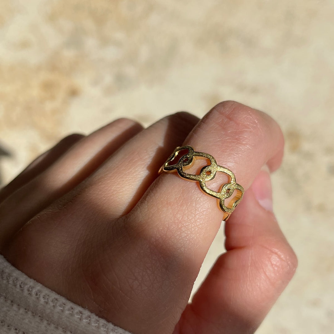 Ring frosted gehämmert Oberfläche vergoldet glieder