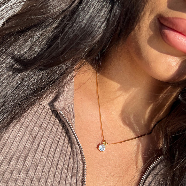 Sleek Kette mit Glitzer Stein Anhänger 18K vergoldet