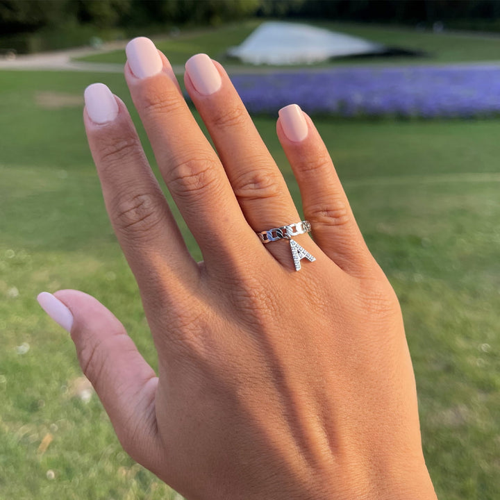 Buchstaben Ring personalisiert Silber wasserfest