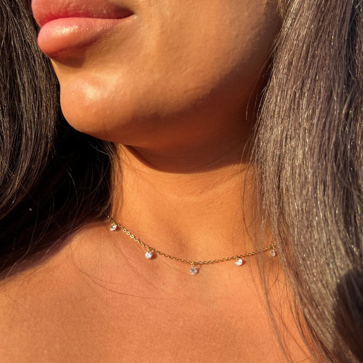 Elegante Halskette mit Zirkonia Steinchen 18K vergoldet