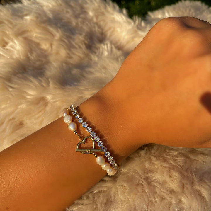 Perlenarmband mit Herz Verschluss T Bar 18K vergoldet
