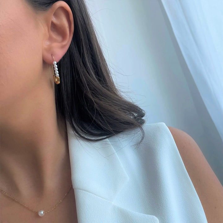 Perlen Ohrringe Safety Pin 18K vergoldet wasserfest