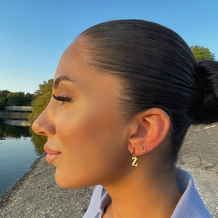 Simple Letter Ohrring | 18K vergoldet